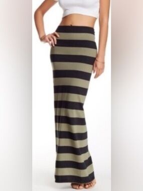 FREE PEOPLE 
Column skirt-dress
size small
T-shirt material soft